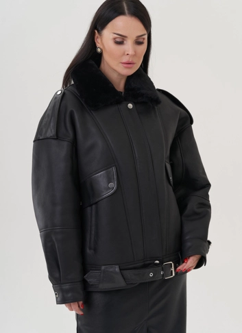 Женская дубленка черного цвета 