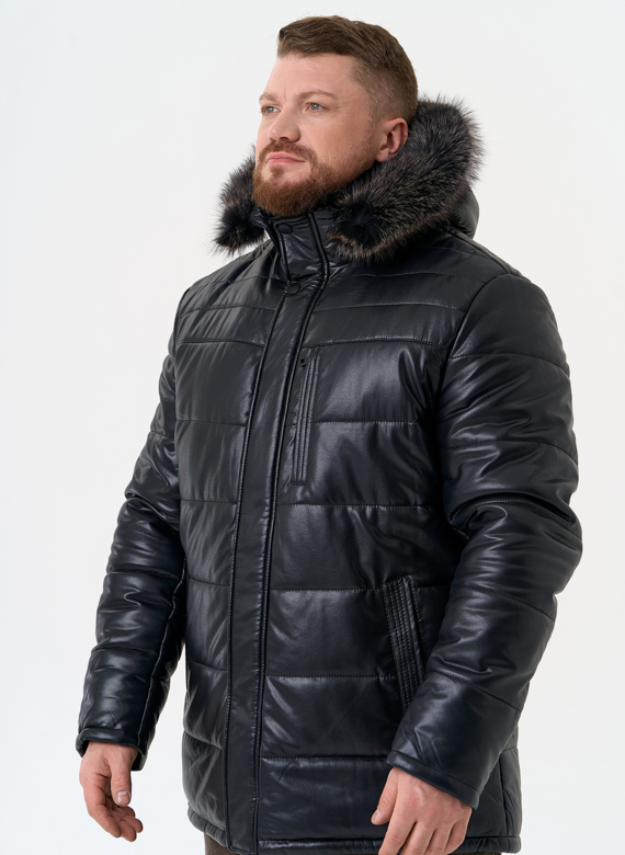 Пуховик из эко кожи с капюшоном из меха енота