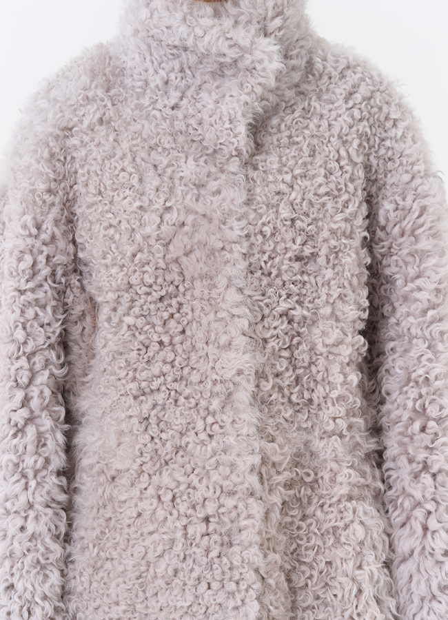 Женская двухсторонняя дубленка с воротником стойкой модель № 31849 универмаг малина