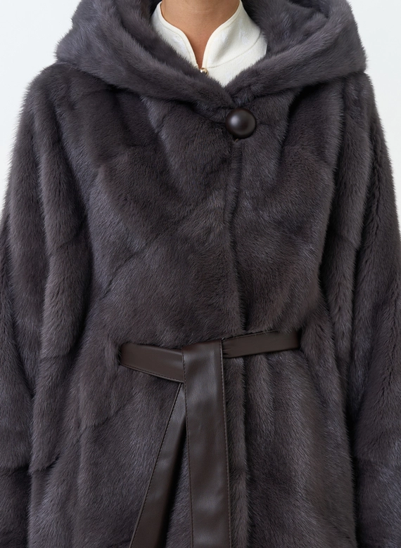 Женская шуба из меха норки с капюшоном фото