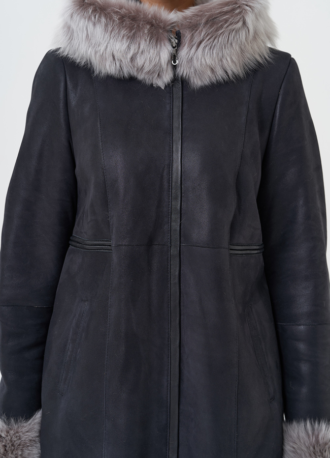 Дубленка с отделкой из тосканы с капюшоном модель № 28699 в рассрочку