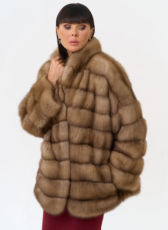 Женская шуба из куницы с воротником
