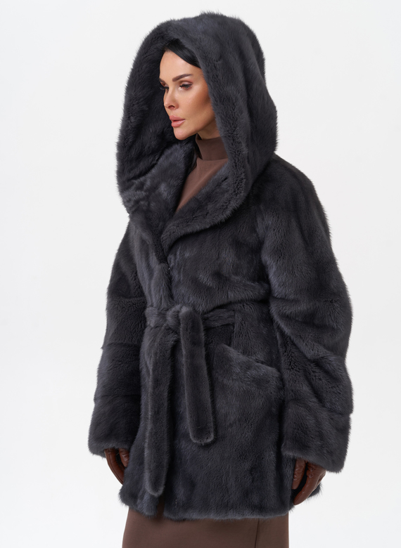 Короткая норковая шуба с капюшоном