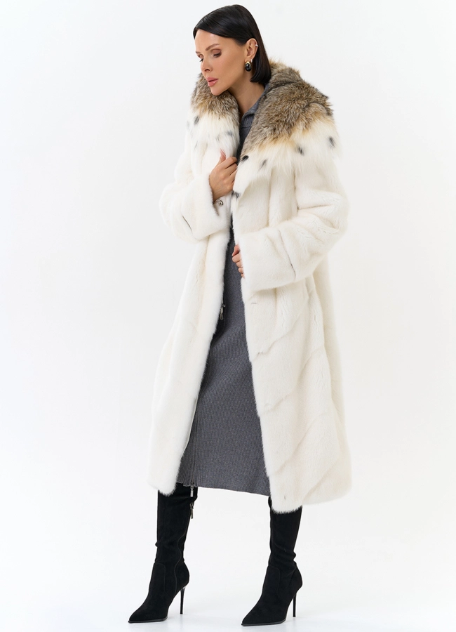 Белая шуба из норки с рысью модель № 25277 универмаг малина