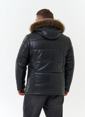 Мужской пуховик из эко кожи с мехом енота на капюшоне фото