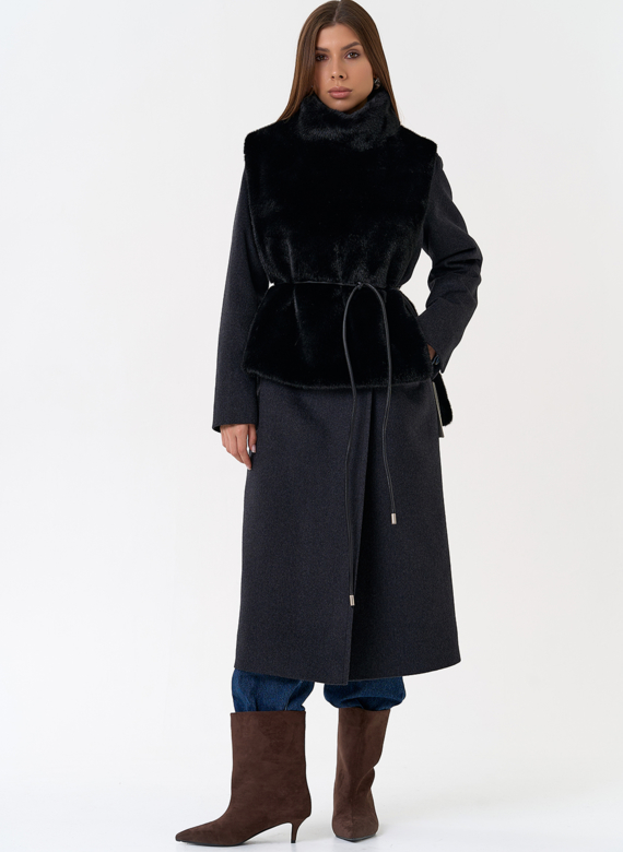 Женская манишка из эко меха в черном цвете