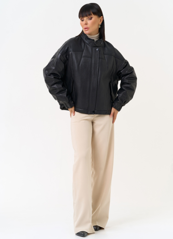 Женский пуховик из натуральной кожи черного цвета