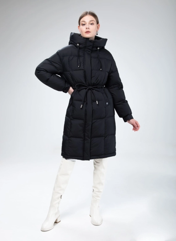 Женский пуховик с капюшоном 