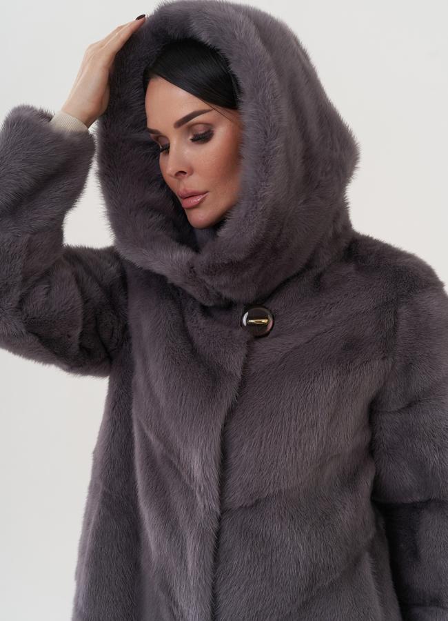 Шуба из норки с капюшоном  модель № 25607 универмаг малина