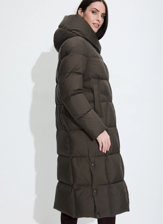 Женский пуховик с капюшоном фото
