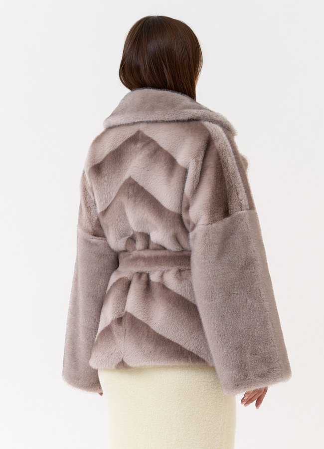 фото Женская шуба из эко меха с английским воротником  модель № 31225