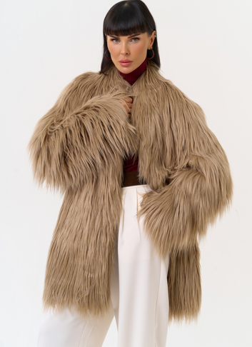 Женская шуба из эко меха с декоративным поясом