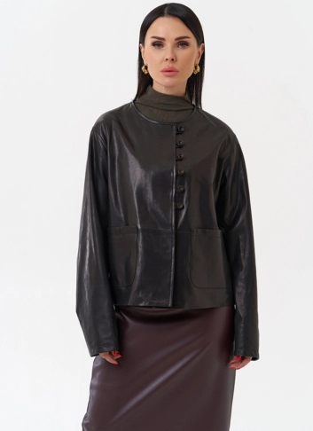 Кожаная куртка на пуговицах фото